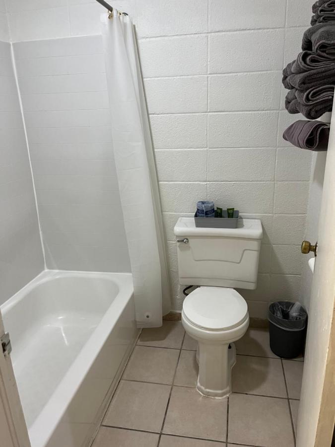 Budget Inn — photo 14