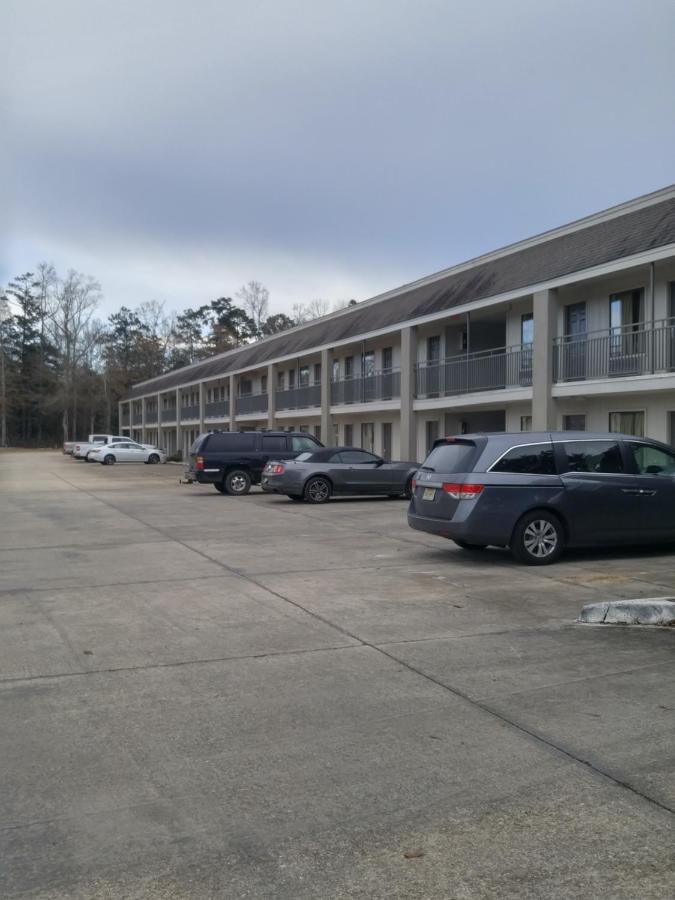 Traveler's Rest Motel — photo 10