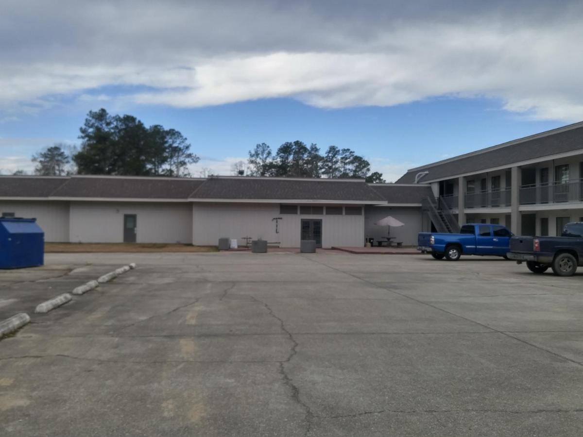 Traveler's Rest Motel — photo 12