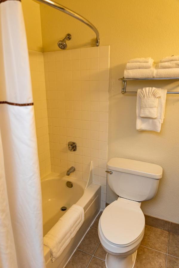 Lake Natoma Inn — photo 19