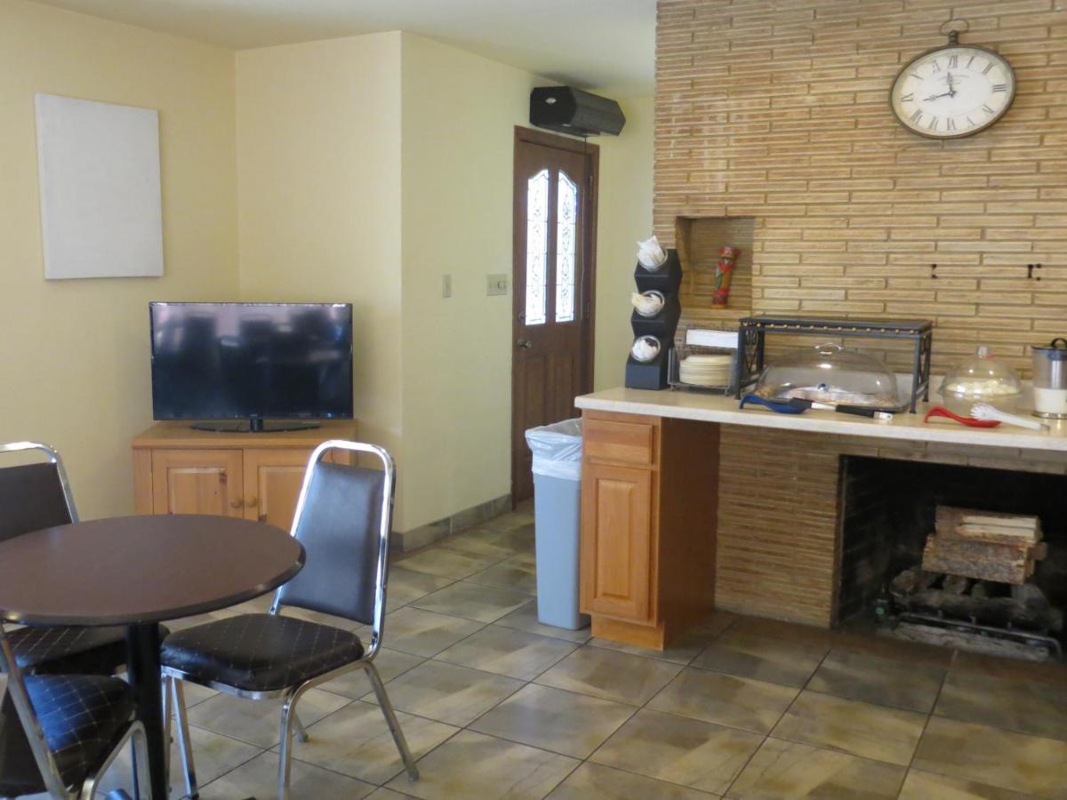 Silver Saddle Motel — photo 23