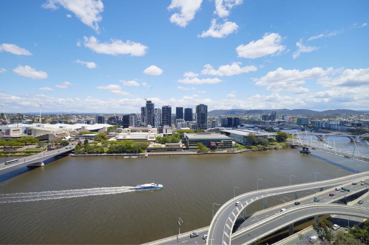 W Brisbane photo
