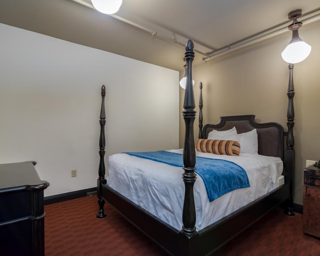 Brewhouse Inn and Suites — photo 8