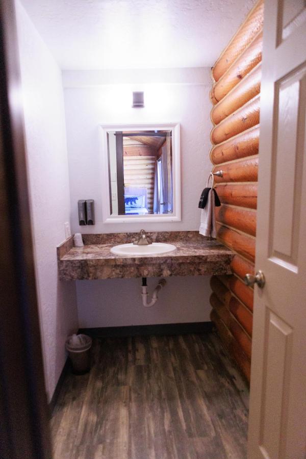 Big Medicine Cabins — photo 11