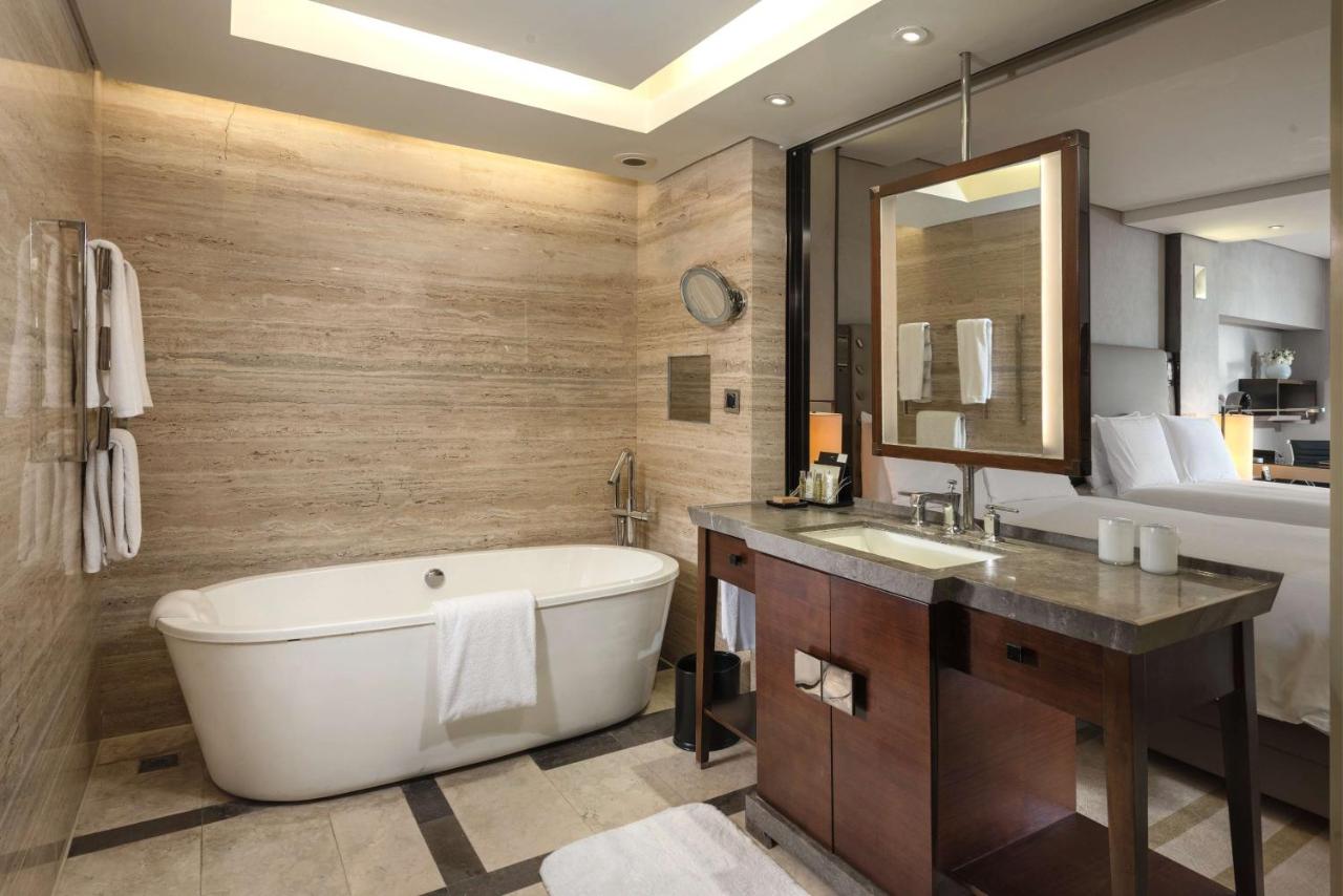 Hilton Beijing Wangfujing photo
