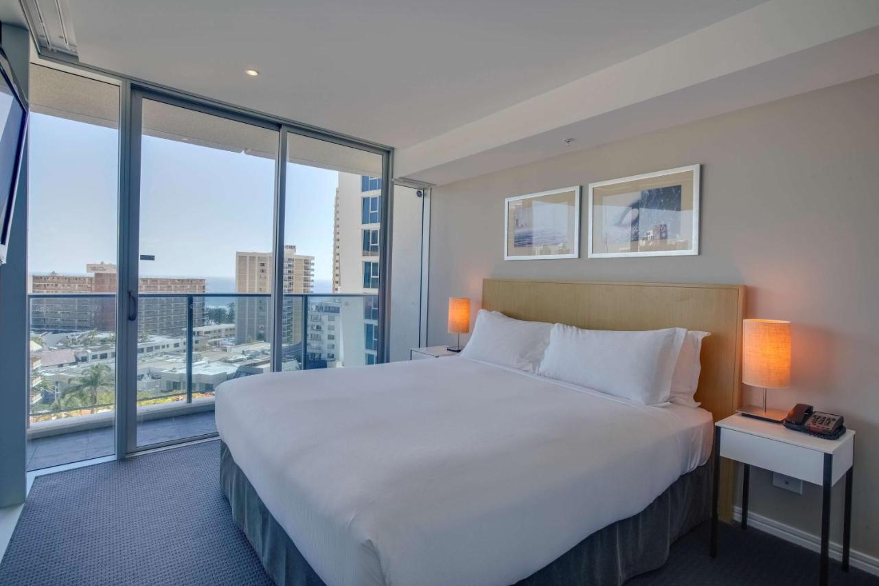 Hilton Surfers Paradise Hotel & Residences photo