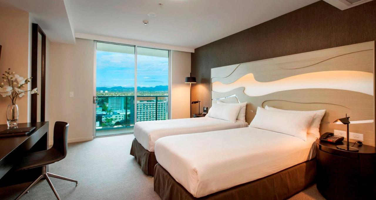 Hilton Surfers Paradise Hotel & Residences photo