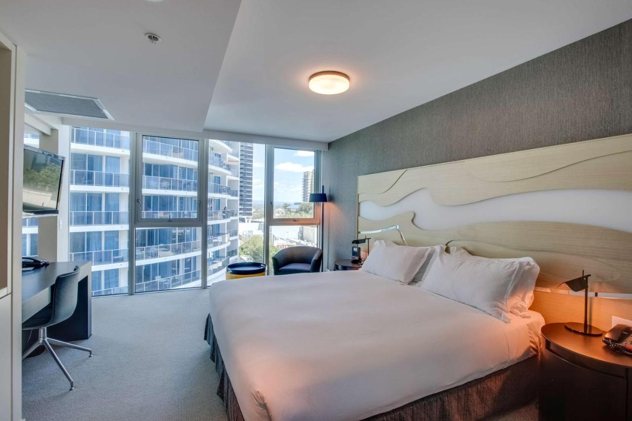 Hilton Surfers Paradise Hotel & Residences photo