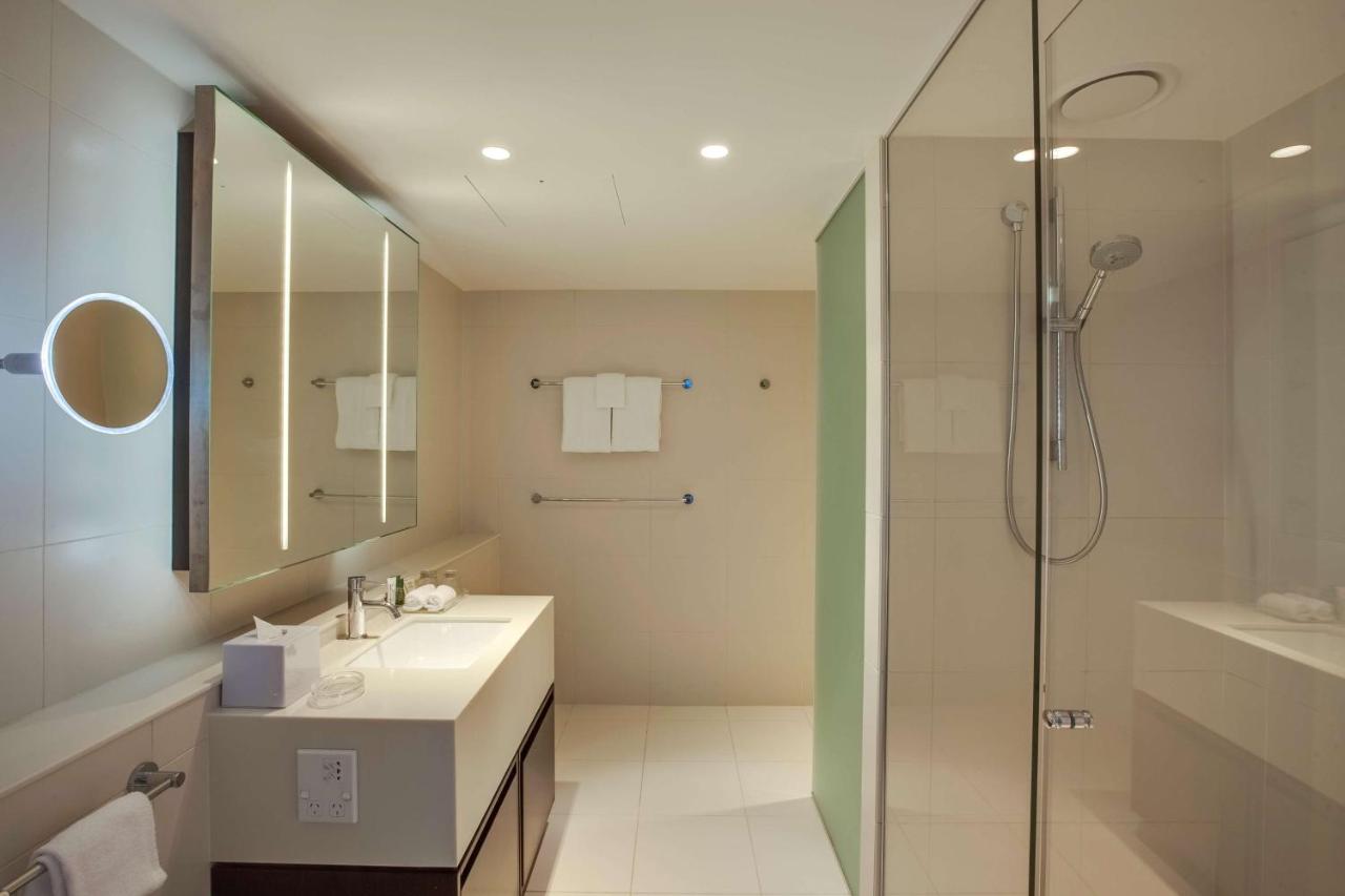 Hilton Surfers Paradise Hotel & Residences photo