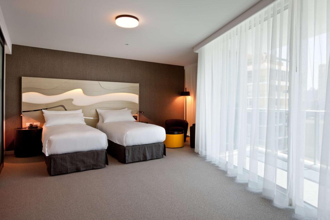 Hilton Surfers Paradise Hotel & Residences photo