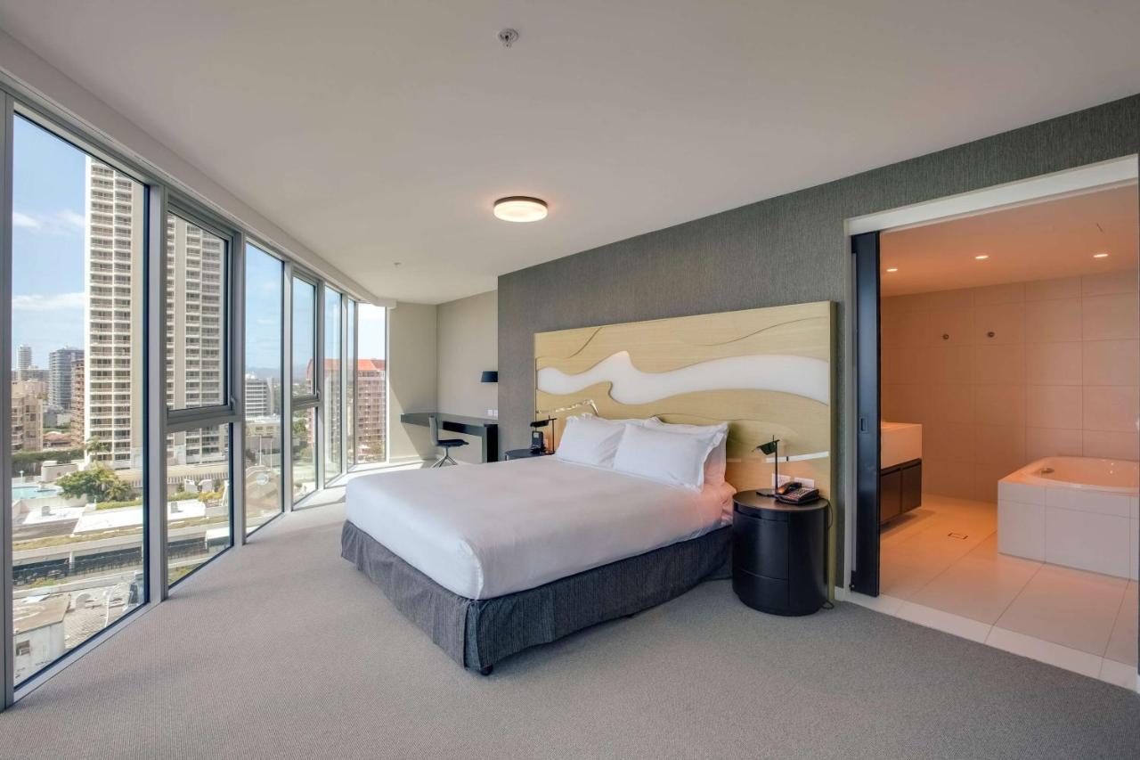 Hilton Surfers Paradise Hotel & Residences photo