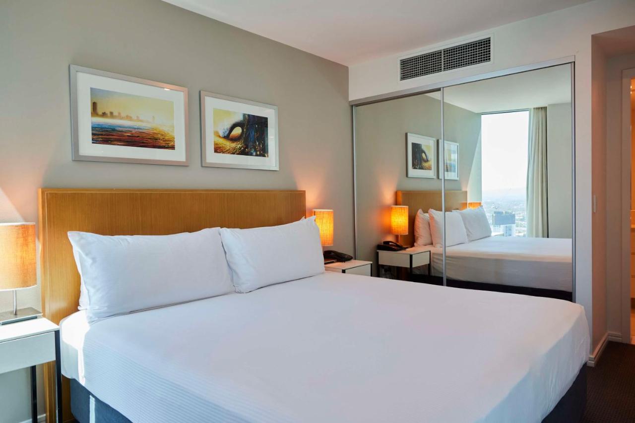 Hilton Surfers Paradise Hotel & Residences photo