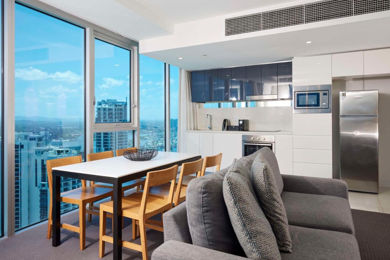 Hilton Surfers Paradise Hotel & Residences photo