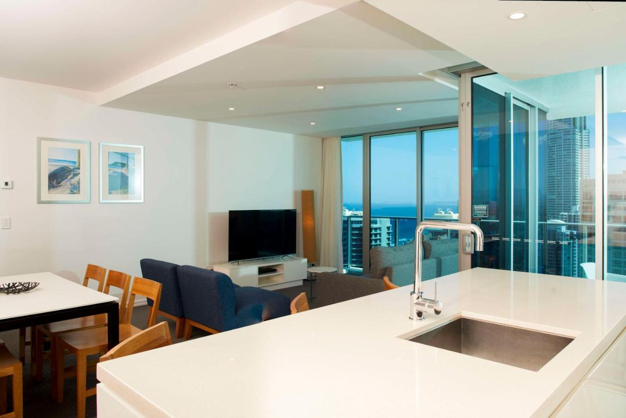 Hilton Surfers Paradise Hotel & Residences photo