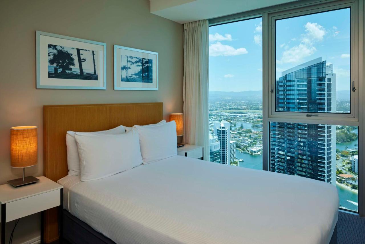 Hilton Surfers Paradise Hotel & Residences photo