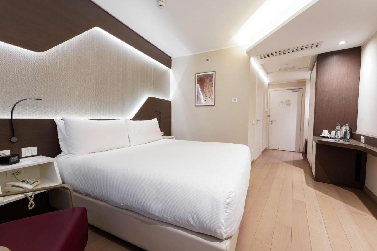 DoubleTree by Hilton Yerevan City Centre photo