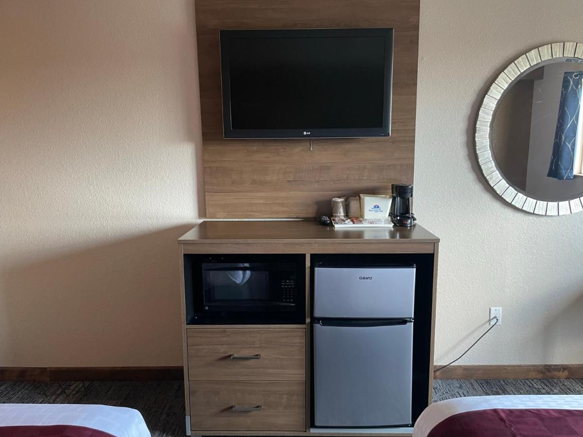 Americas Best Value Inn Lynnwood — photo 11