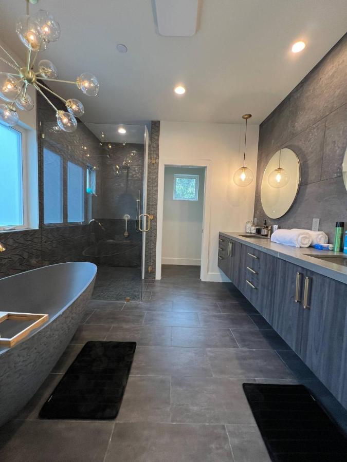 The Arts House - Private and Gated Home in Silver Lake with Pool & Views - 3