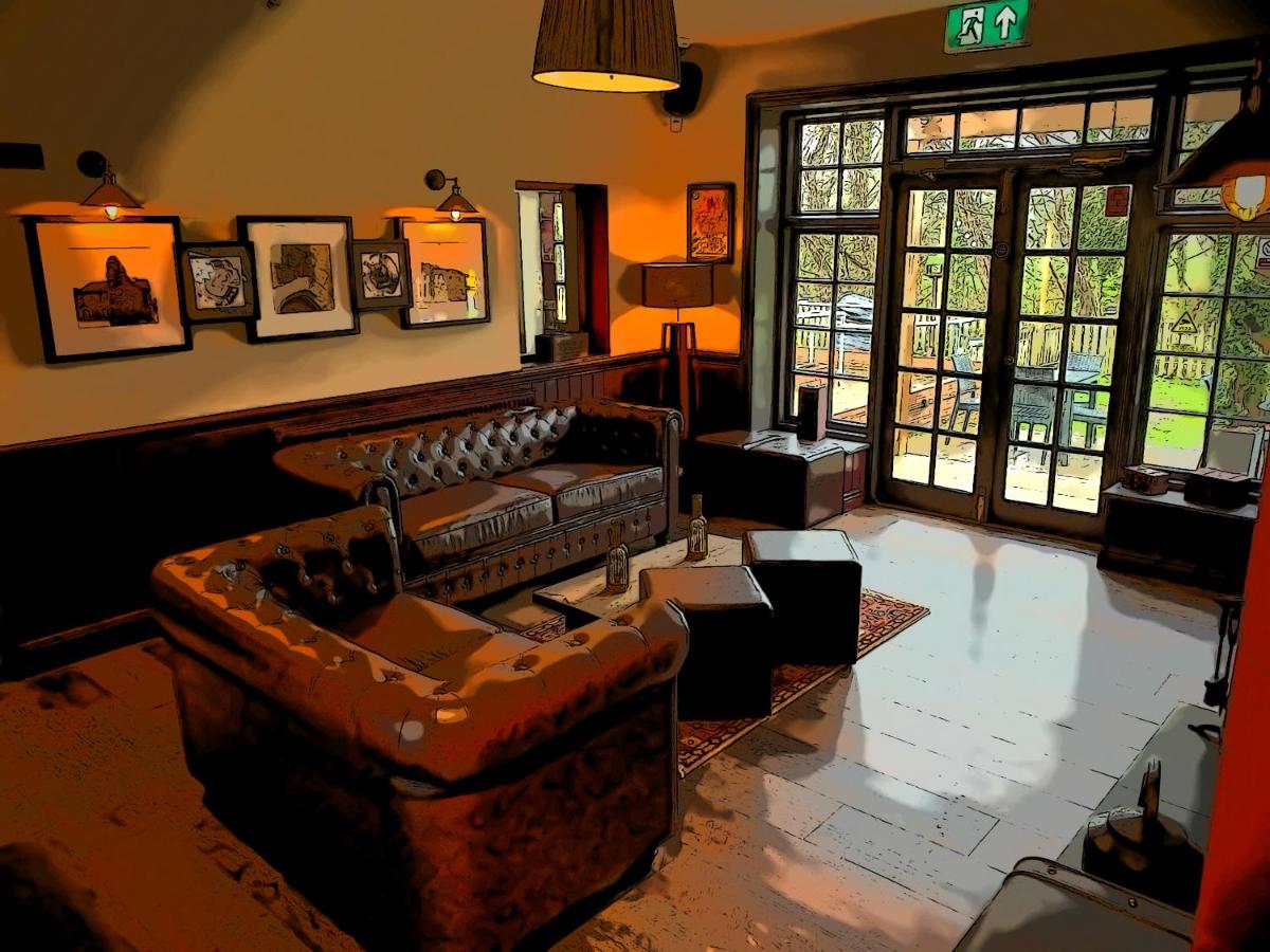 Crown & Anchor photo
