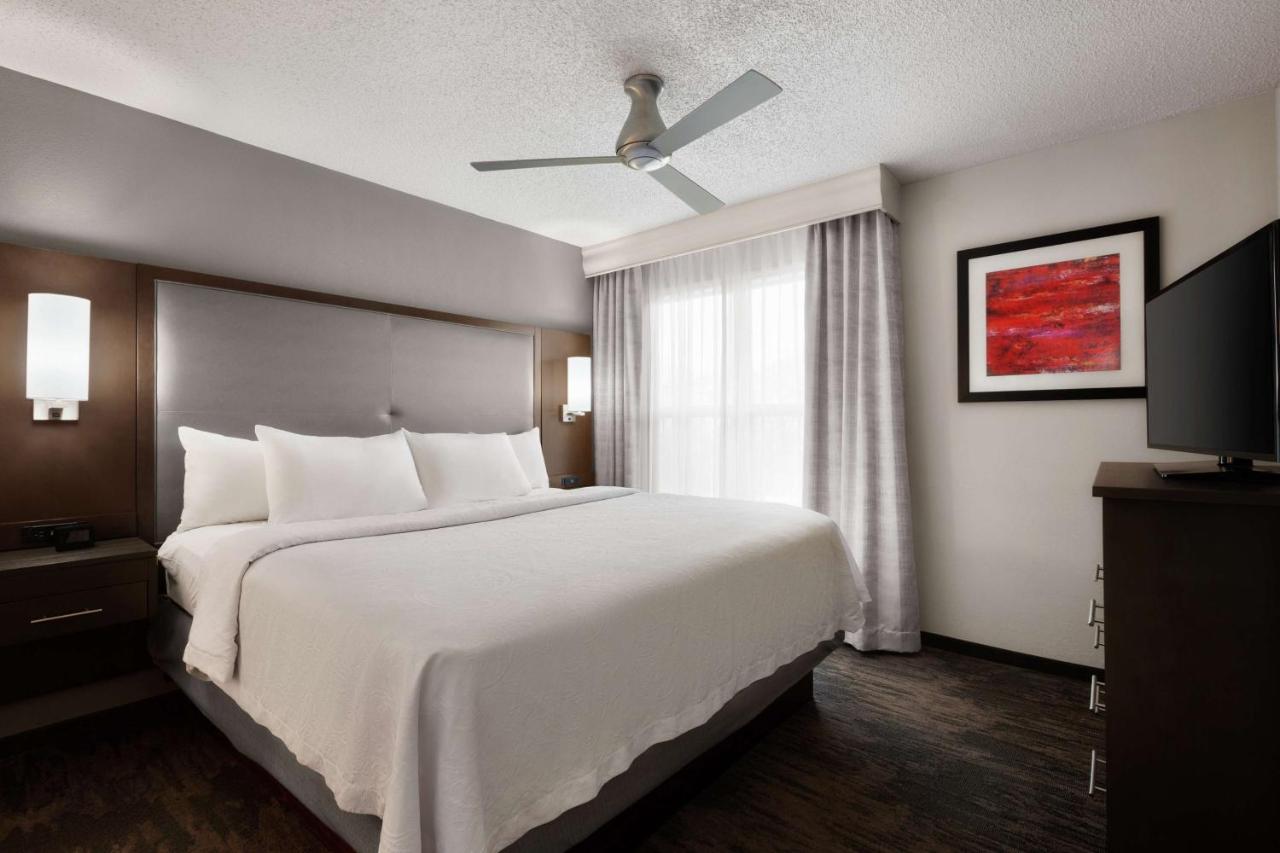 Addison Suites Hotel — photo 22