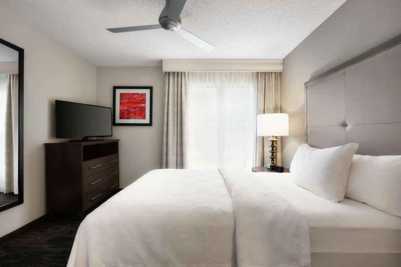 Addison Suites Hotel — photo 24