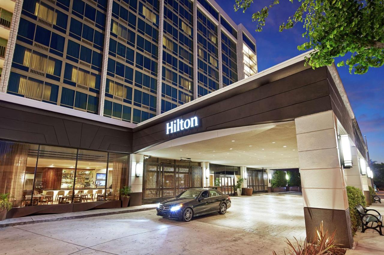 Hilton Pasadena - Laterooms