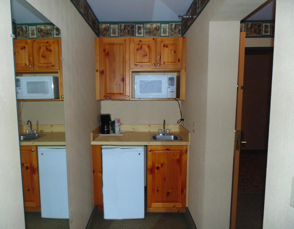 Opsal's Venture Inn Motel — photo 22