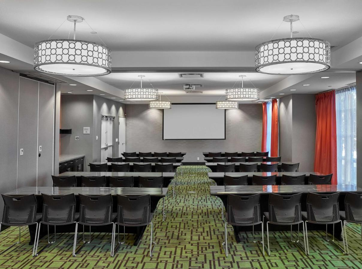 Hampton Inn by Hilton Calgary Airport North photo