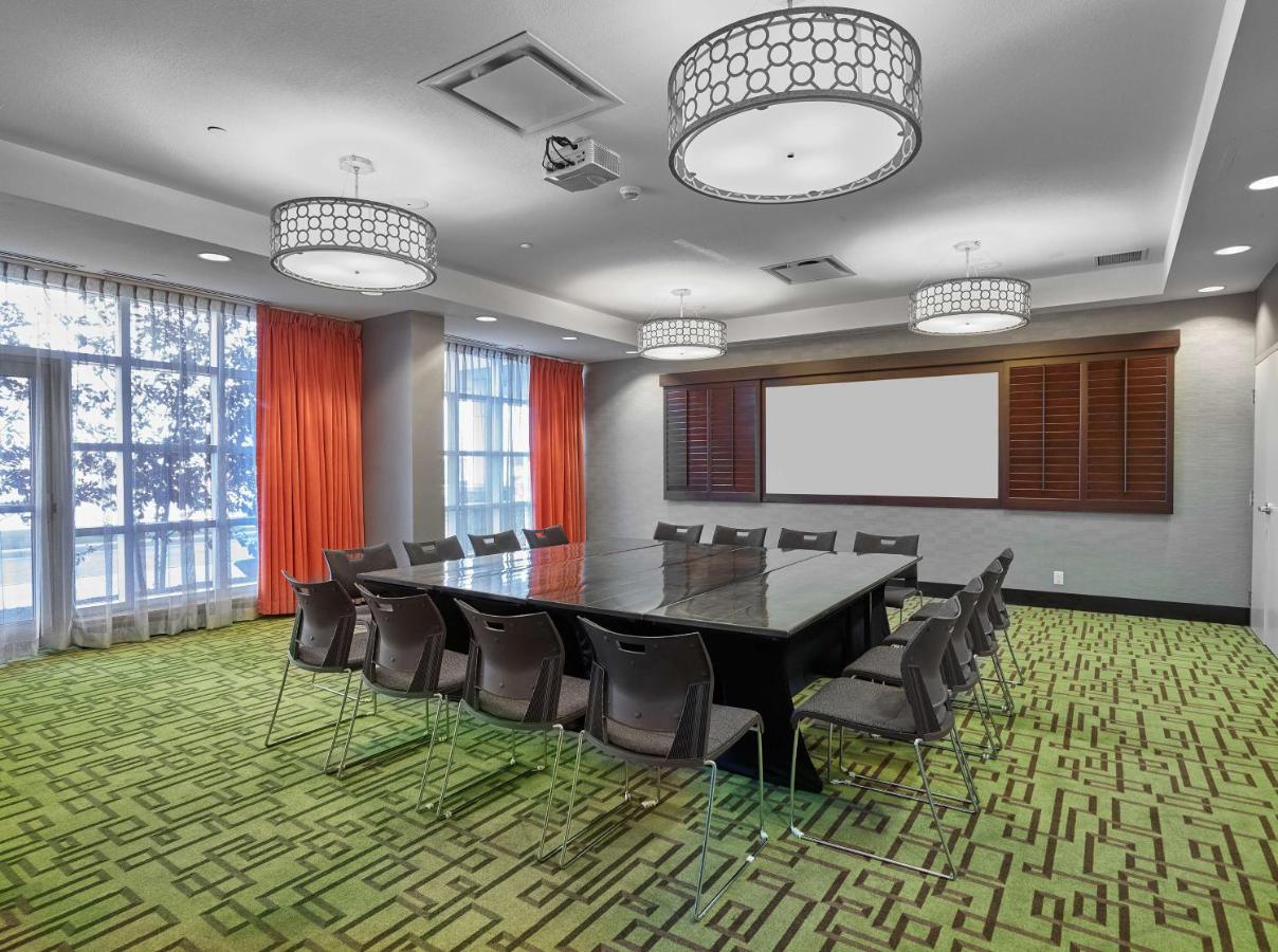 Hampton Inn by Hilton Calgary Airport North photo