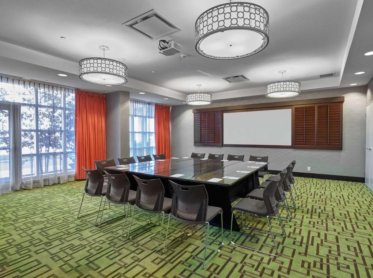 Hampton Inn by Hilton Calgary Airport North photo