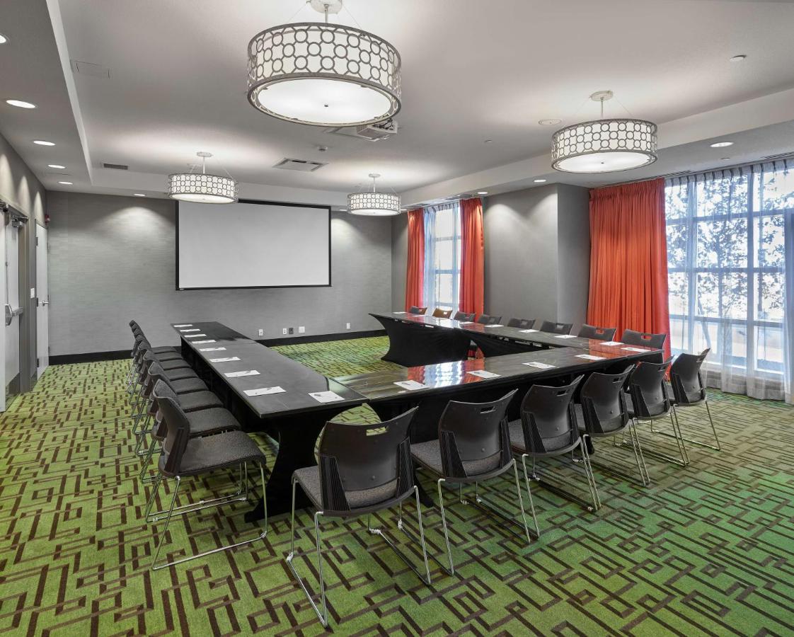 Hampton Inn by Hilton Calgary Airport North photo