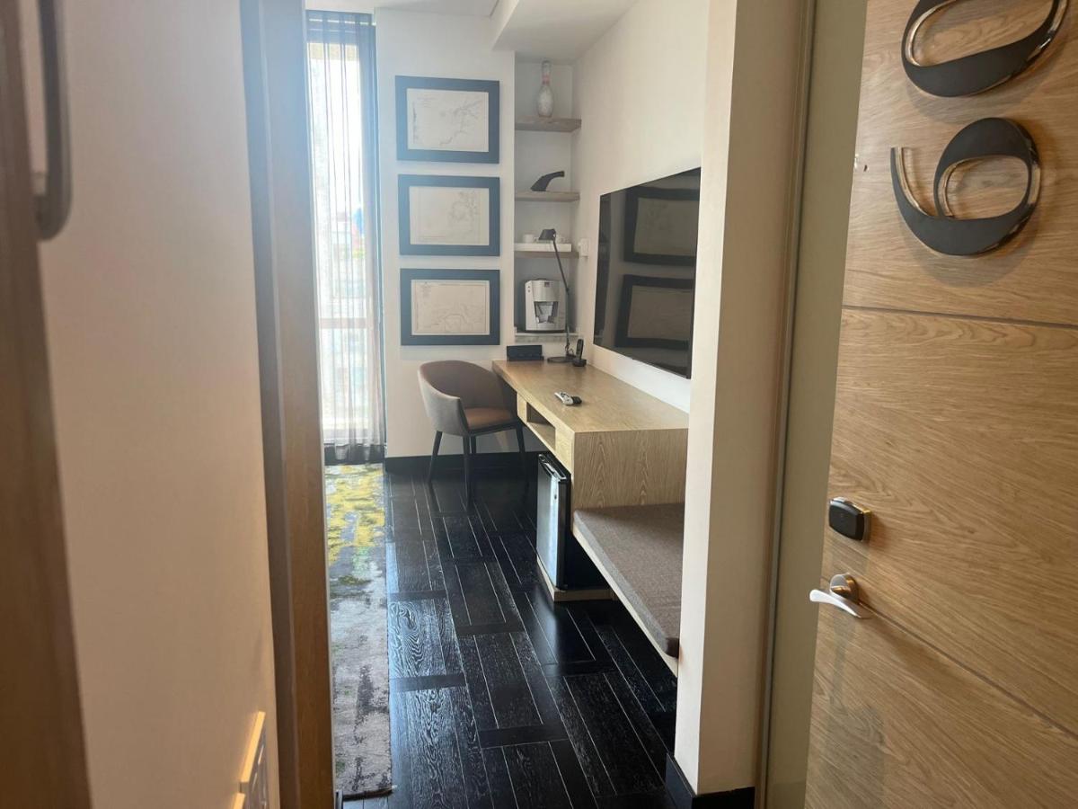 8010 Urban Living- Luxury Home Experience - 4