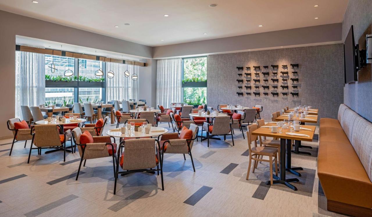 Hilton Garden Inn Austin University Capitol District - 4