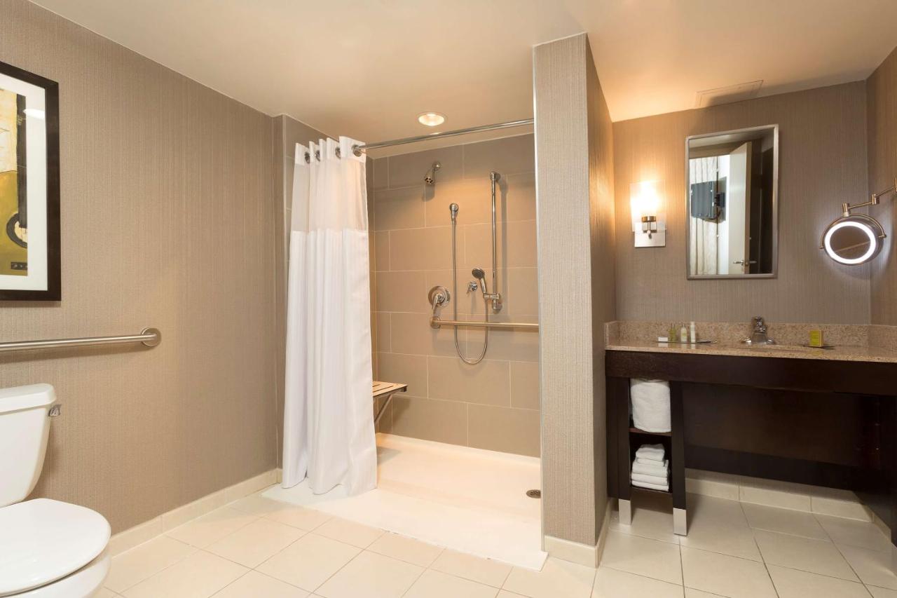 DoubleTree Suites by Hilton Nashville Airport - 2