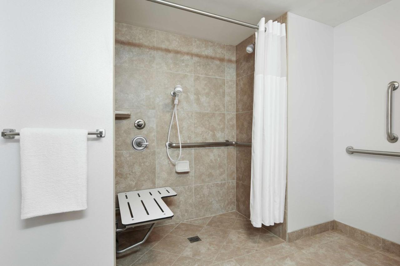 AAA Tower Inn & Suites — photo 18
