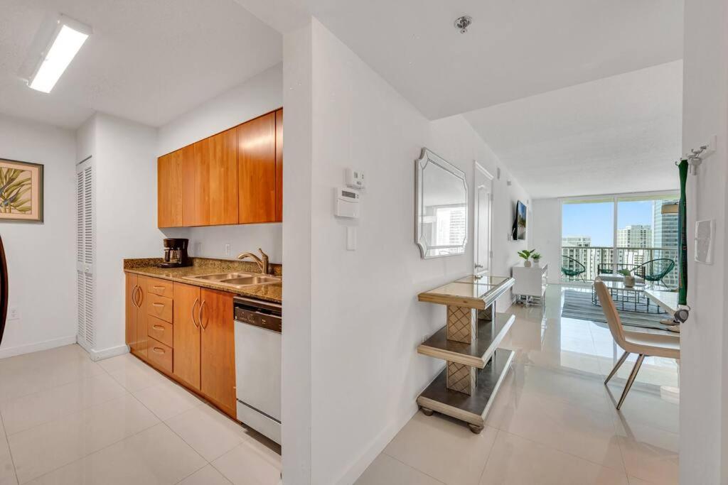 Luxurious private unit with parking - 4