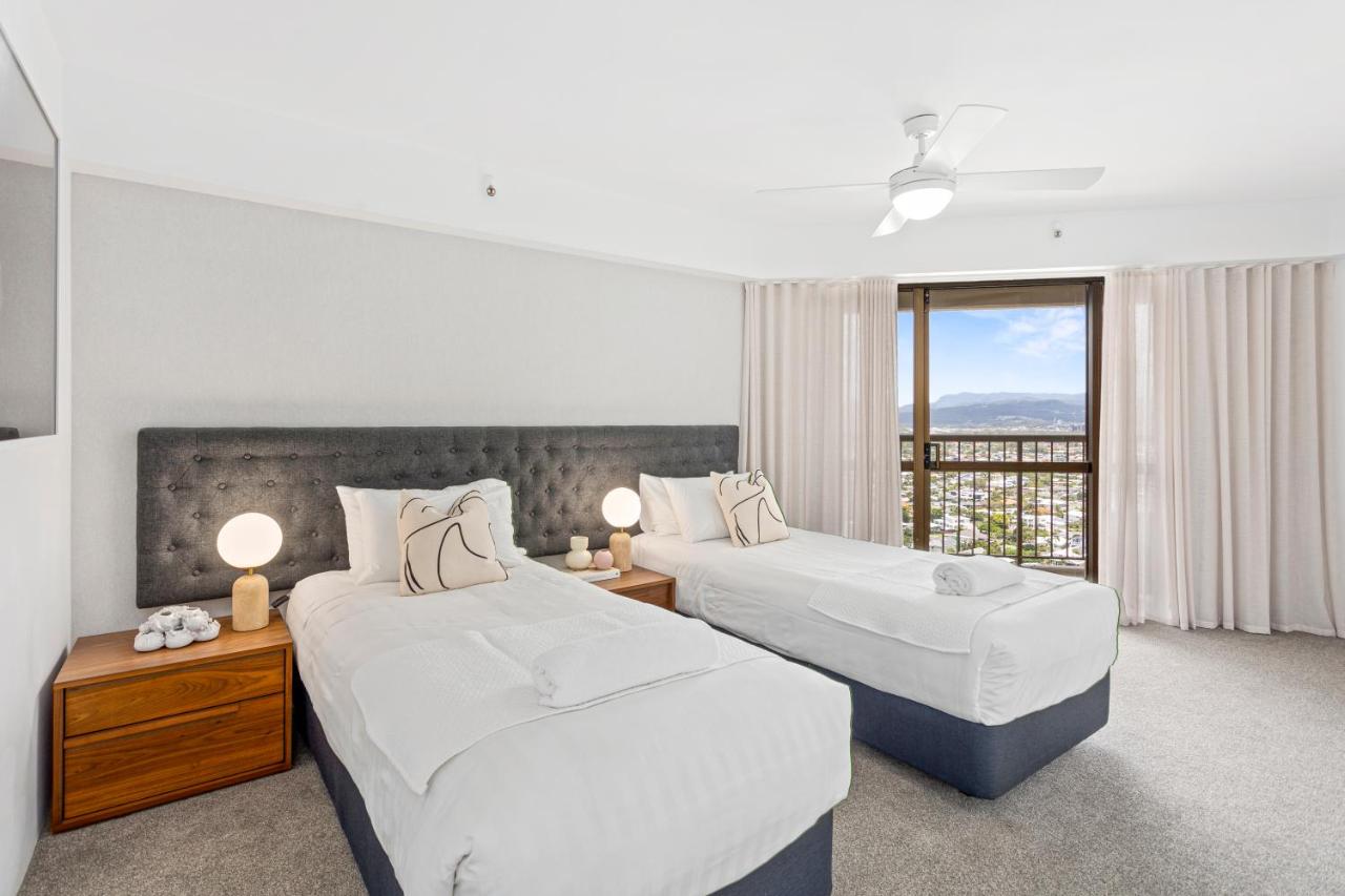 Burleigh Esplanade Apartments photo