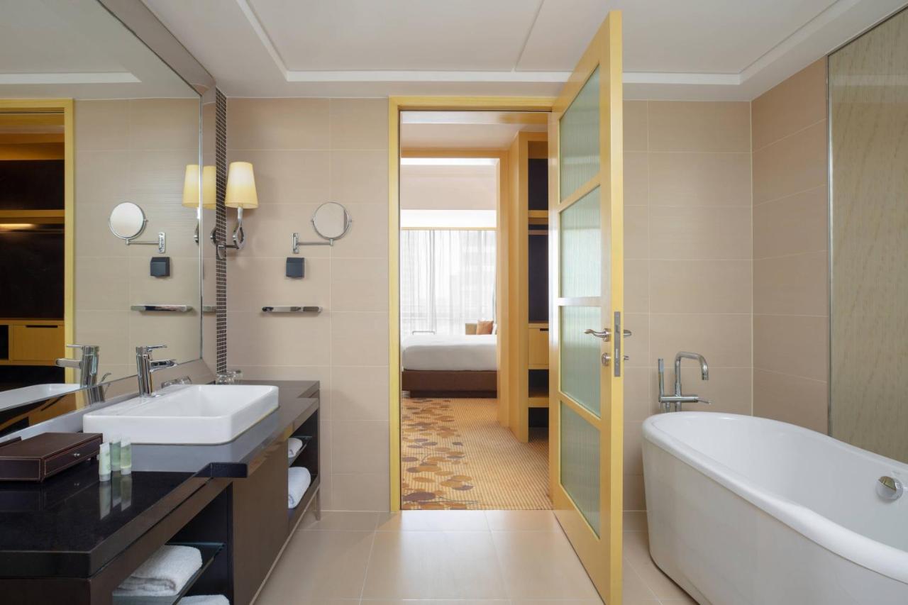 Courtyard by Marriott Shanghai Central photo
