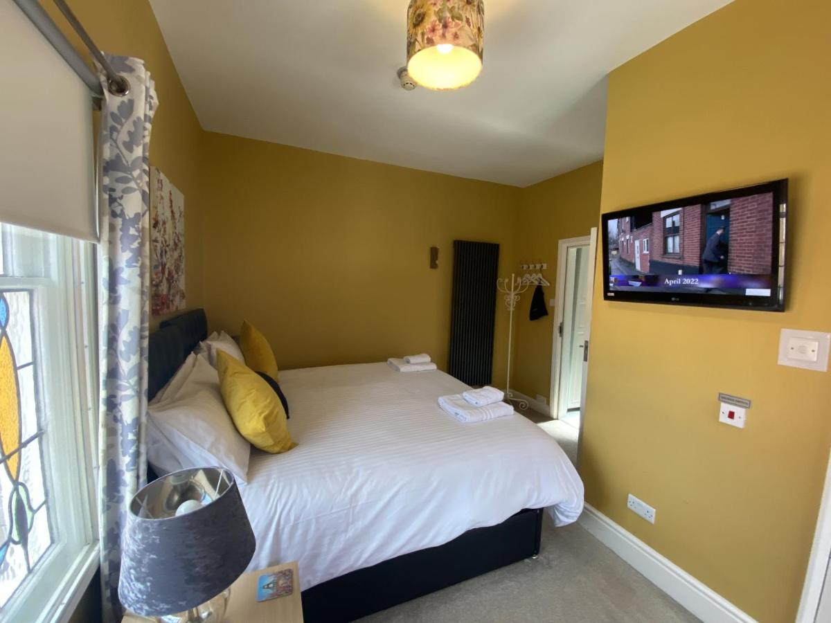 Grosvenor Place Guest House - Laterooms