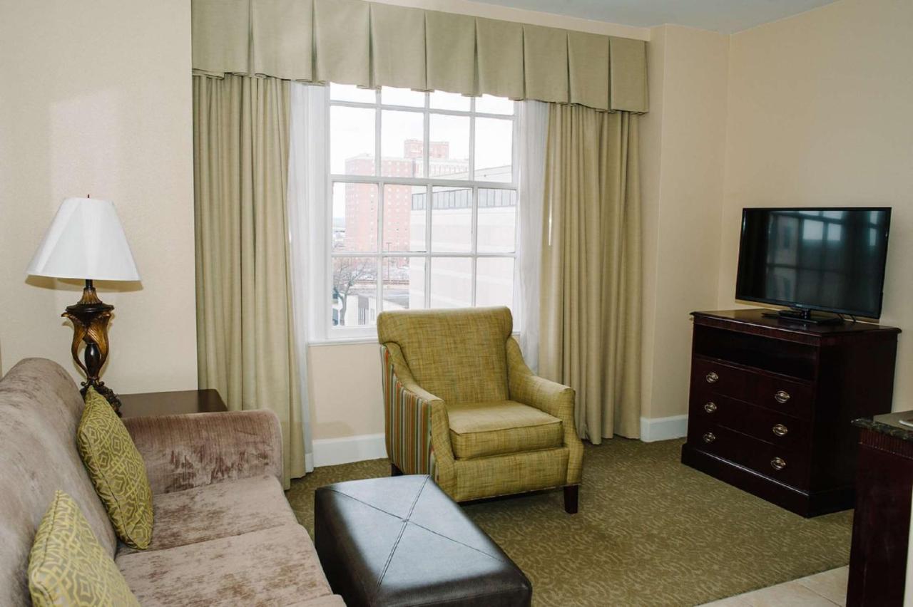 Hampton Inn & Suites Birmingham-Downtown-Tutwiler photo