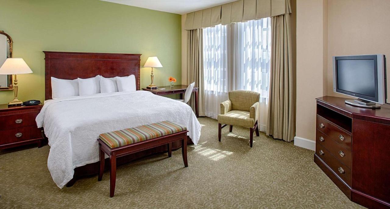 Hampton Inn & Suites Birmingham-Downtown-Tutwiler photo