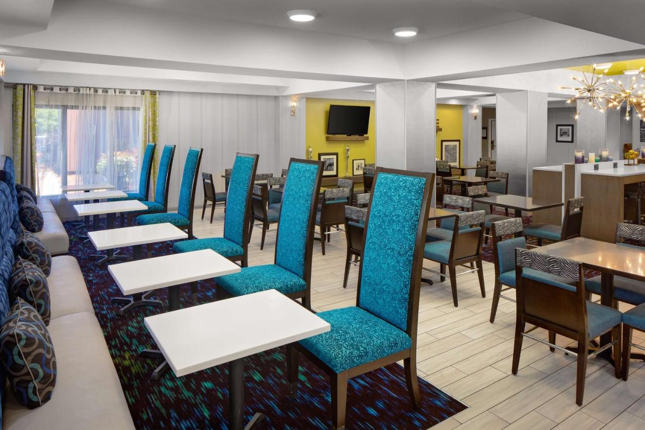 Hampton Inn & Suites Nashville-Airport - 5