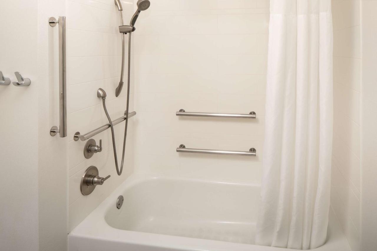 Hampton Inn & Suites Nashville-Airport - 3