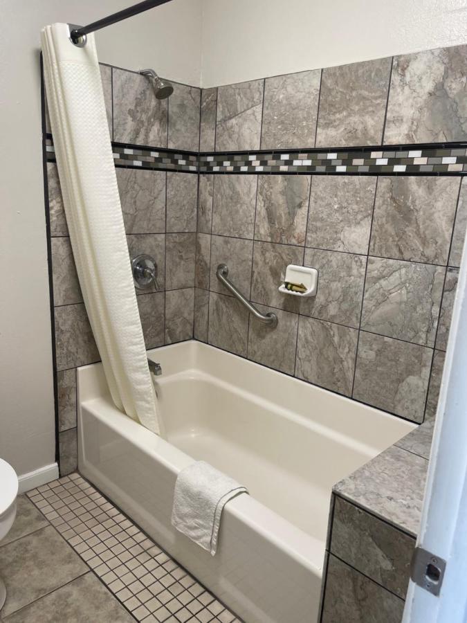 Townhouse Motel — photo 3