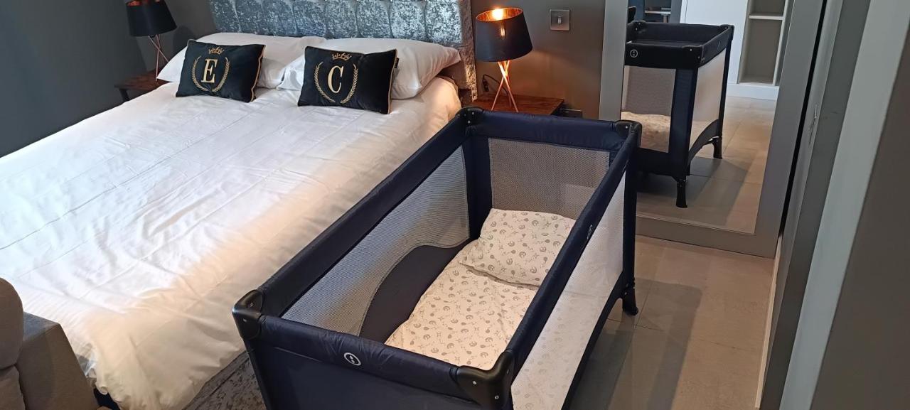 NEW-Studio Apartments in EuroCity-Large Pool-Rock or Sea Views-Balcony-Free Parking-Holiday and Short Let Apartments in Gibraltar