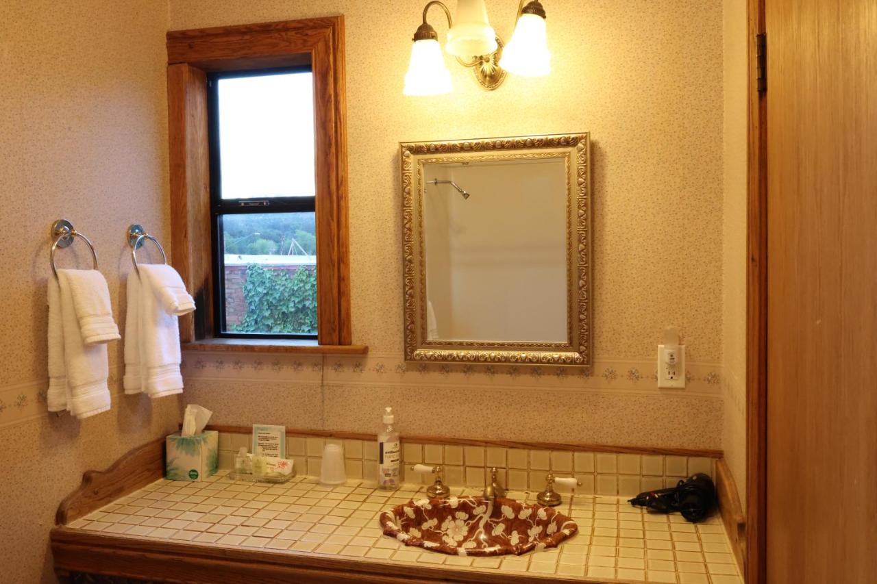 Mariposa Hotel Inn — photo 20