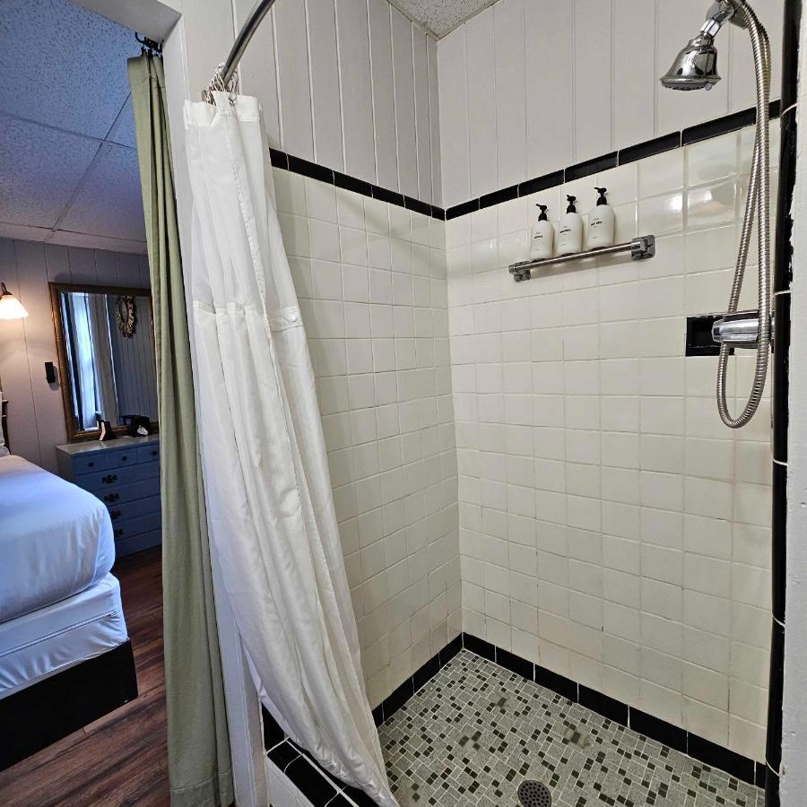 CedarWood Inn — photo 10