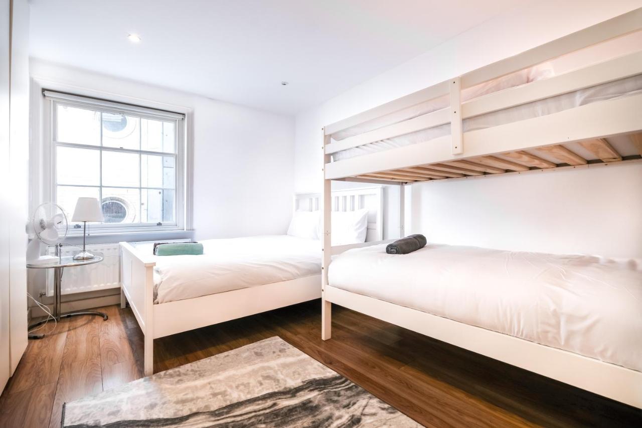 Grandeur 3 Bedroom Flat in London, Mayfair HY3 - 2