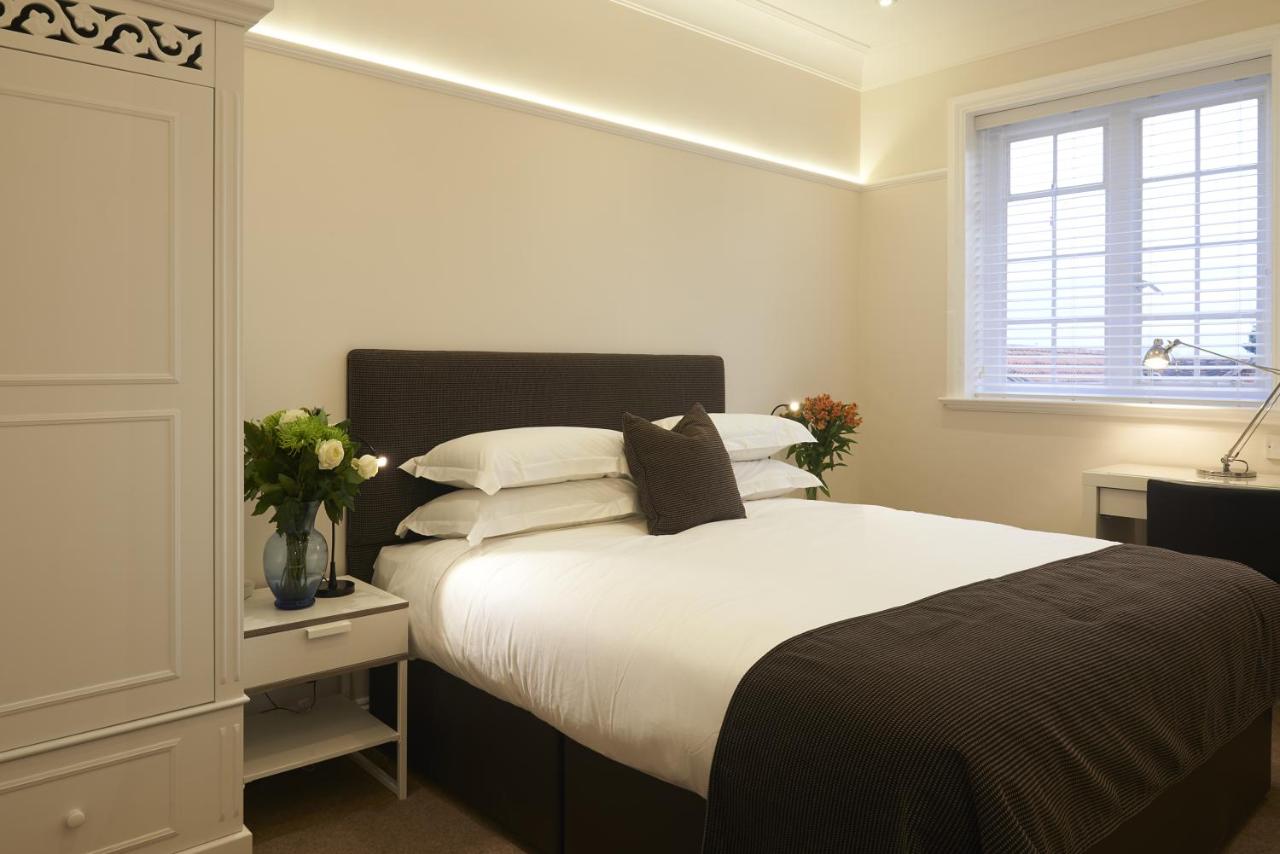 Comfy - Deluxe Room