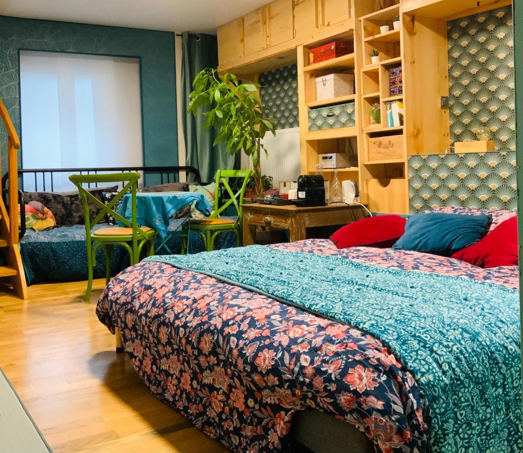 Belle chambre en rez de chaussée avec sauna dans quartier calme